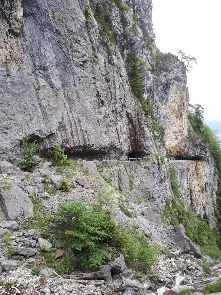 Dani Eggenberger_Alp Rohr Berggasthaus_Sennwald_reseña