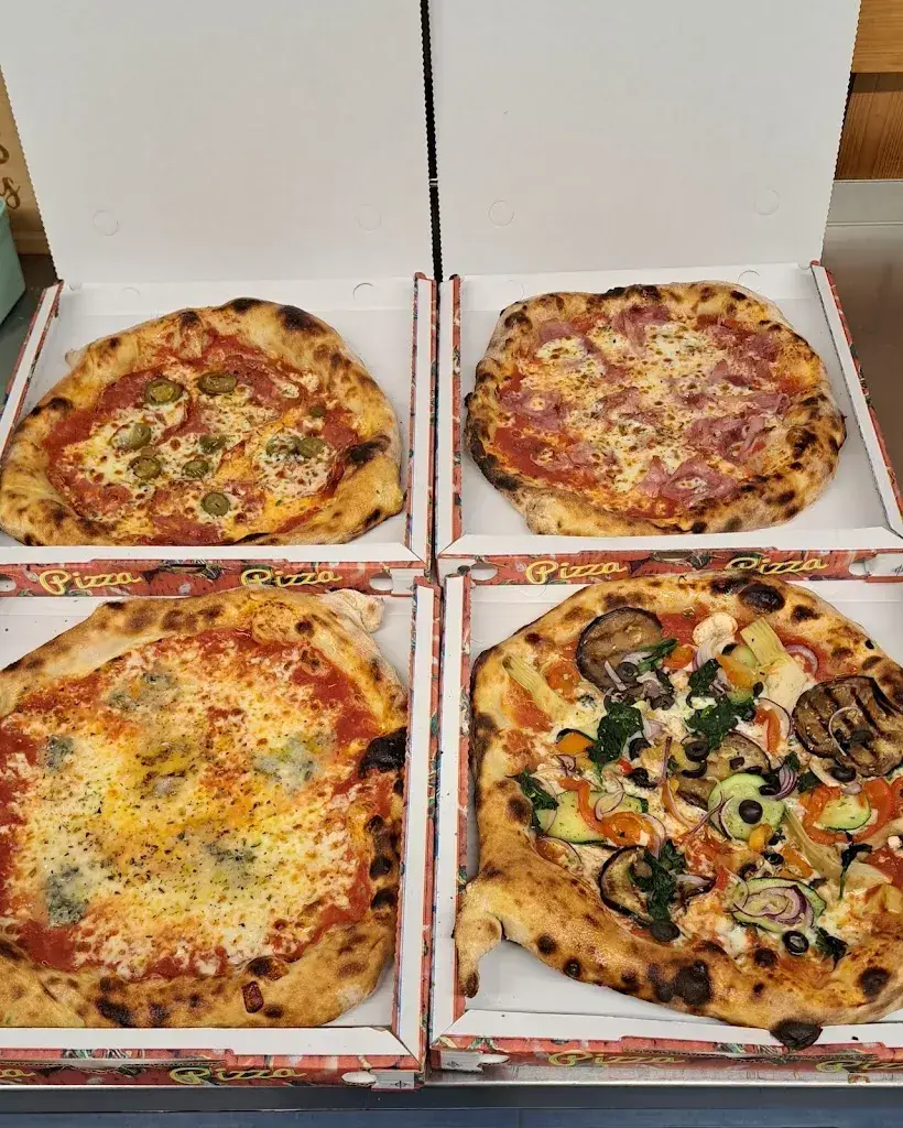 Menu_Holzhüttli Pizza_Sevelen_image_9