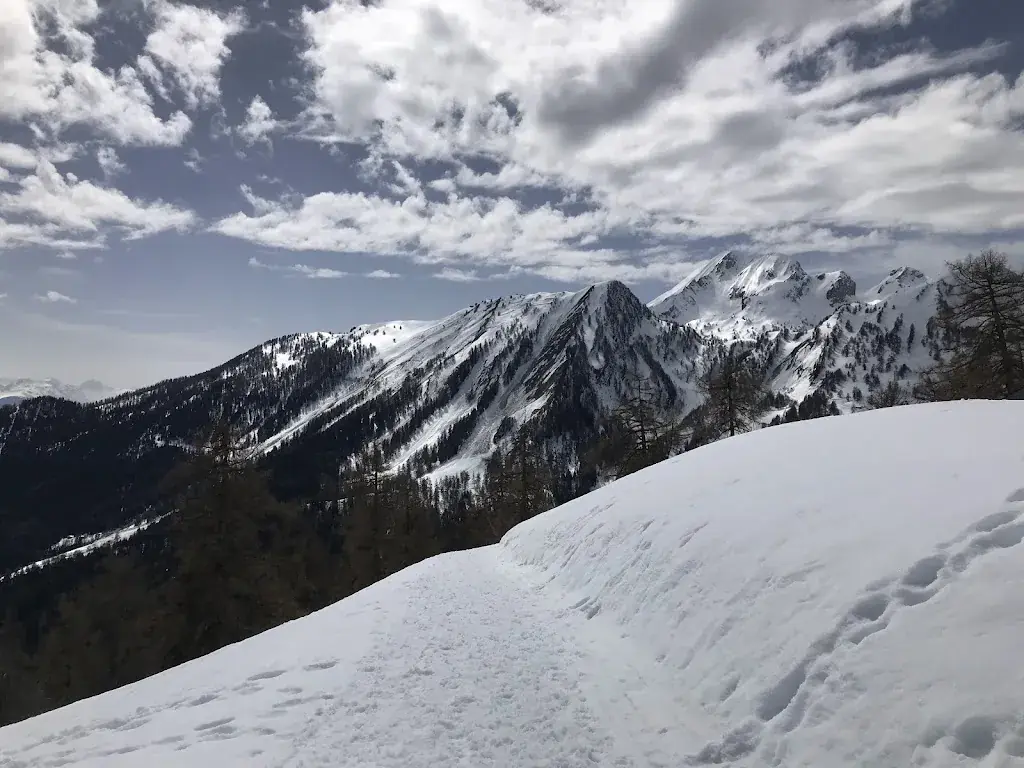 Lee Hoile_Buvette de Loutze_Mayens-de-Chamoson_review