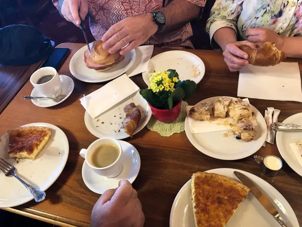 Gabriela Wolford_Café Studio_Sargans_review