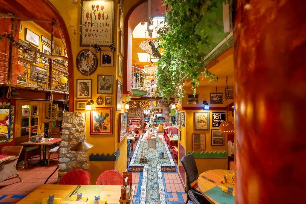 Papa Joe's_Bern_slider_image_1