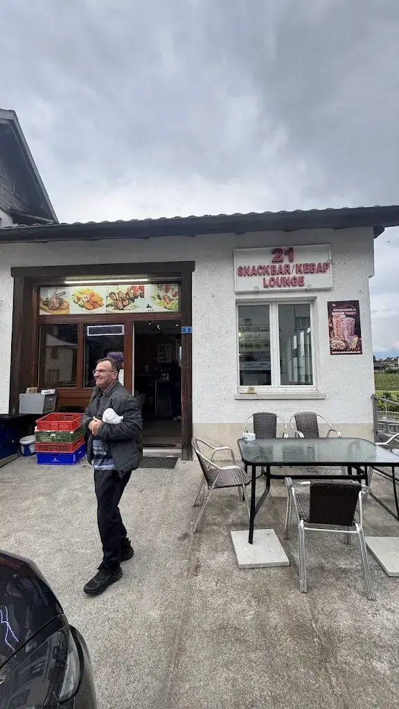 Susan Limowa_21 Snackbar & kebap_Malans_review