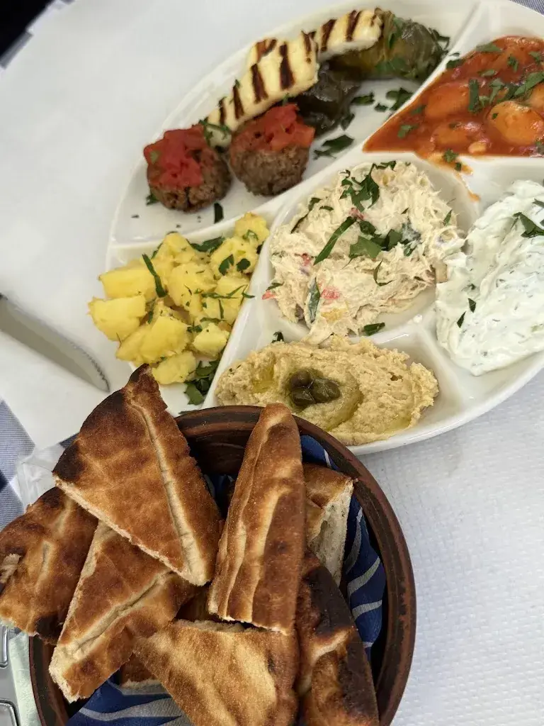 Julide Oral_Little Greek Taverna_Bern_review
