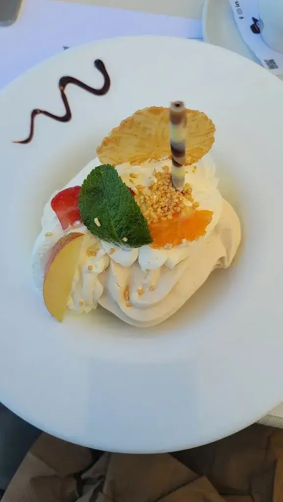 K. Urs Grütter_Kreuz_Schlosswil_review