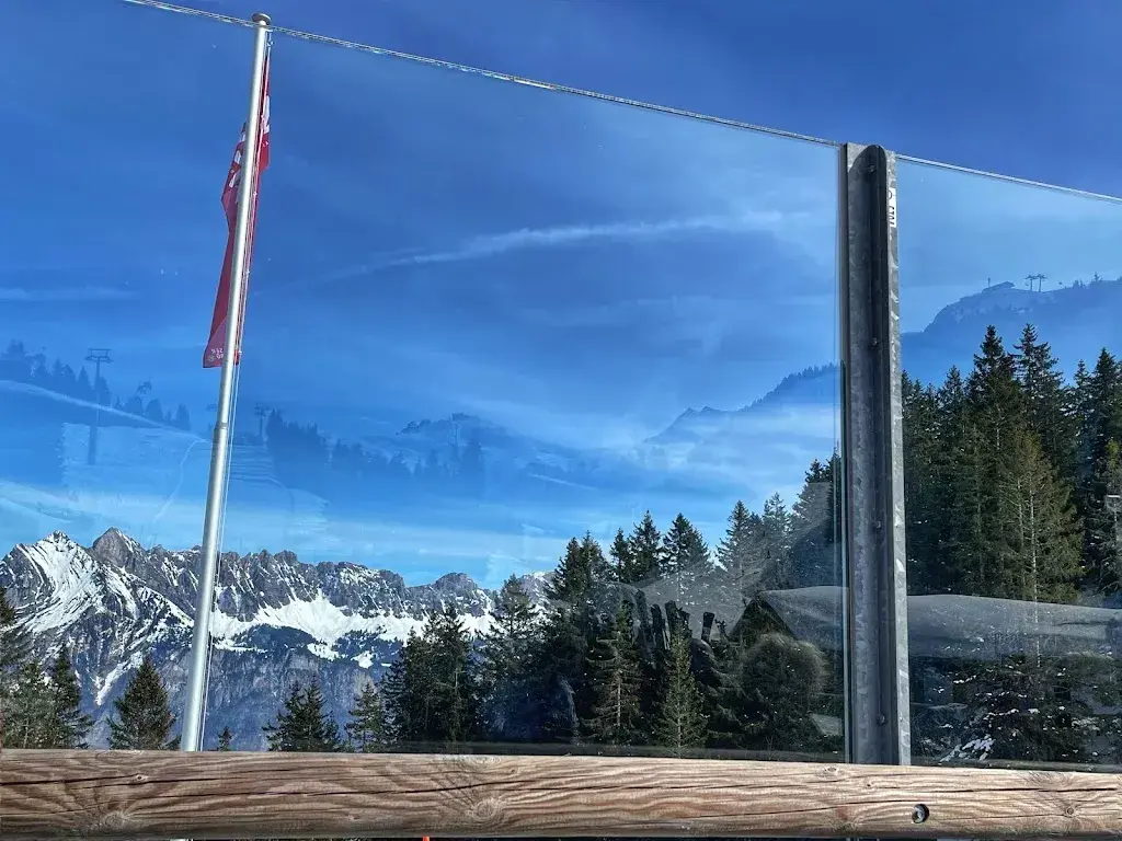 AfricaTwin OL1_Bergrestaurant Chrüz_Flumserberg_review