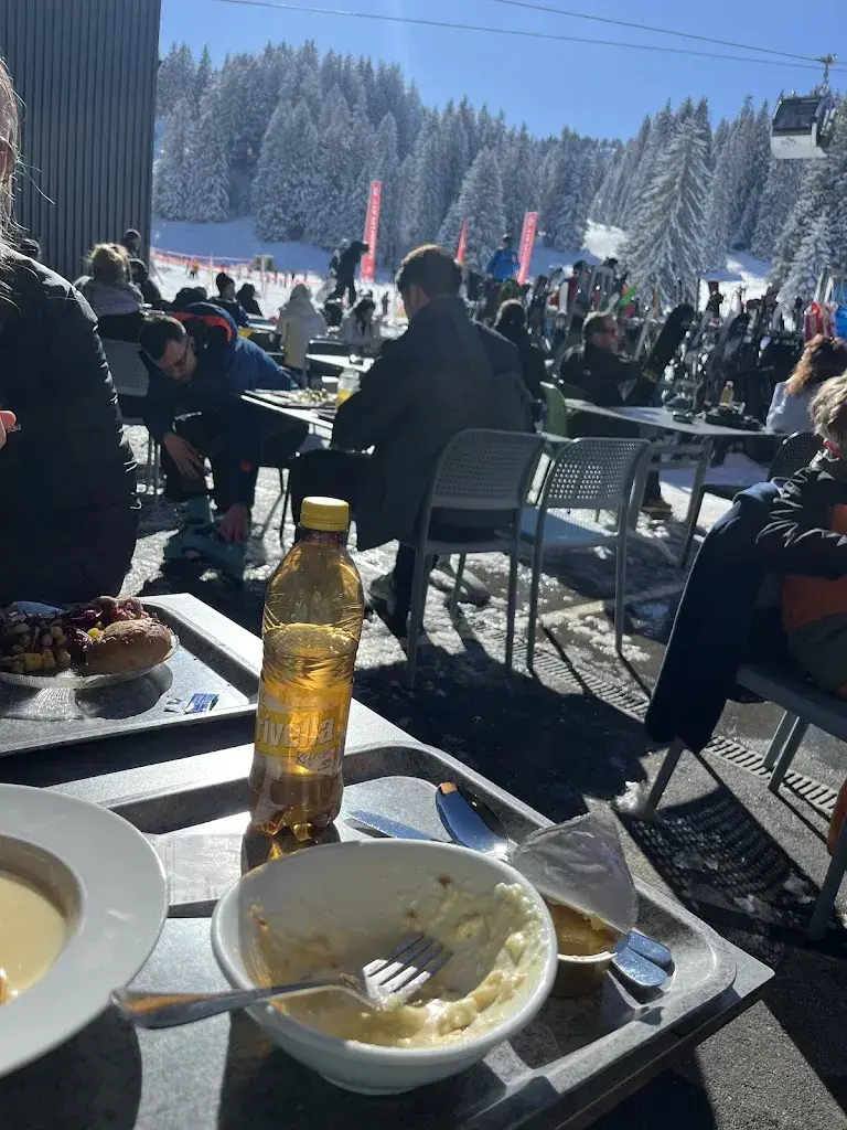 Aknur Karabay_COLORS - Restaurant und Bar_Flums_review