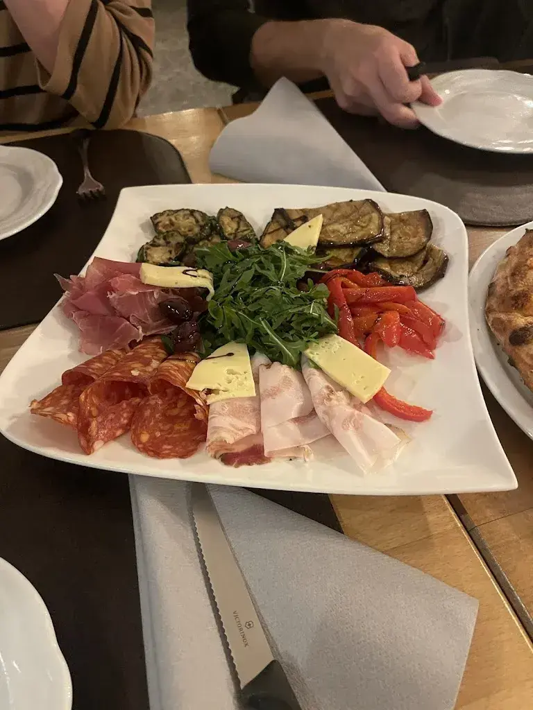 Menu_Pizzeria Flumserberg by New Goggeien_Flumserberg Tannenbodenalp_image_9