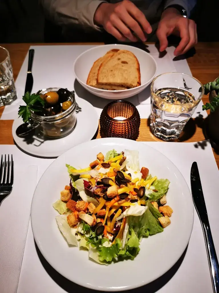 Noura_Dock8 | Restaurant–Beratung–Kultur_Bern_Bewertung