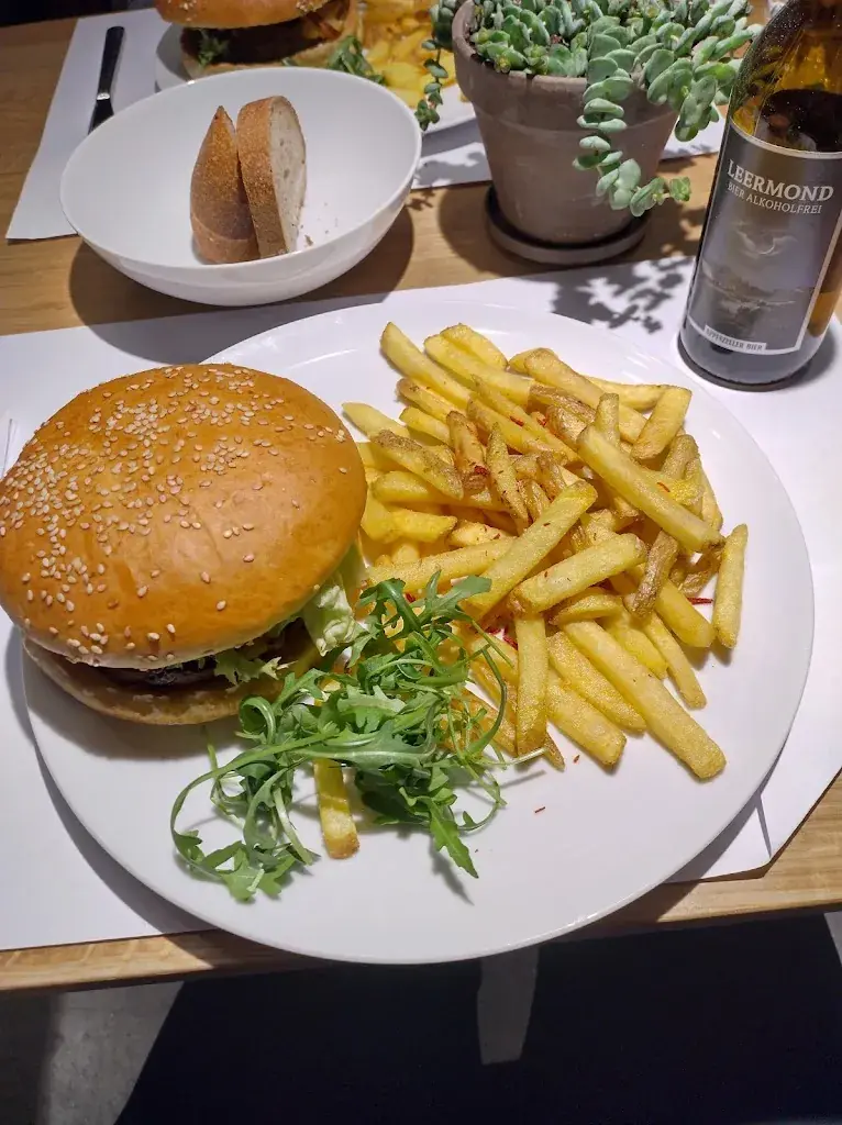 mathias dähler_Dock8 | Restaurant–Beratung–Kultur_Bern_Bewertung