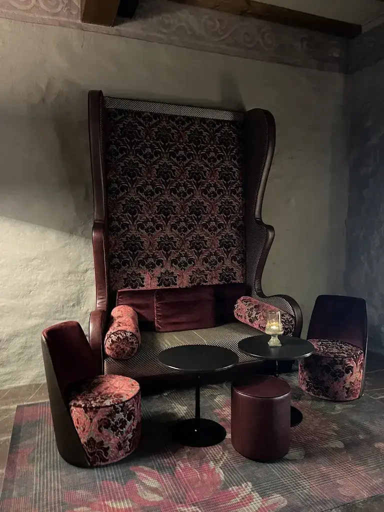 Nicola Massella_Schloss Maienfeld_Maienfeld_review