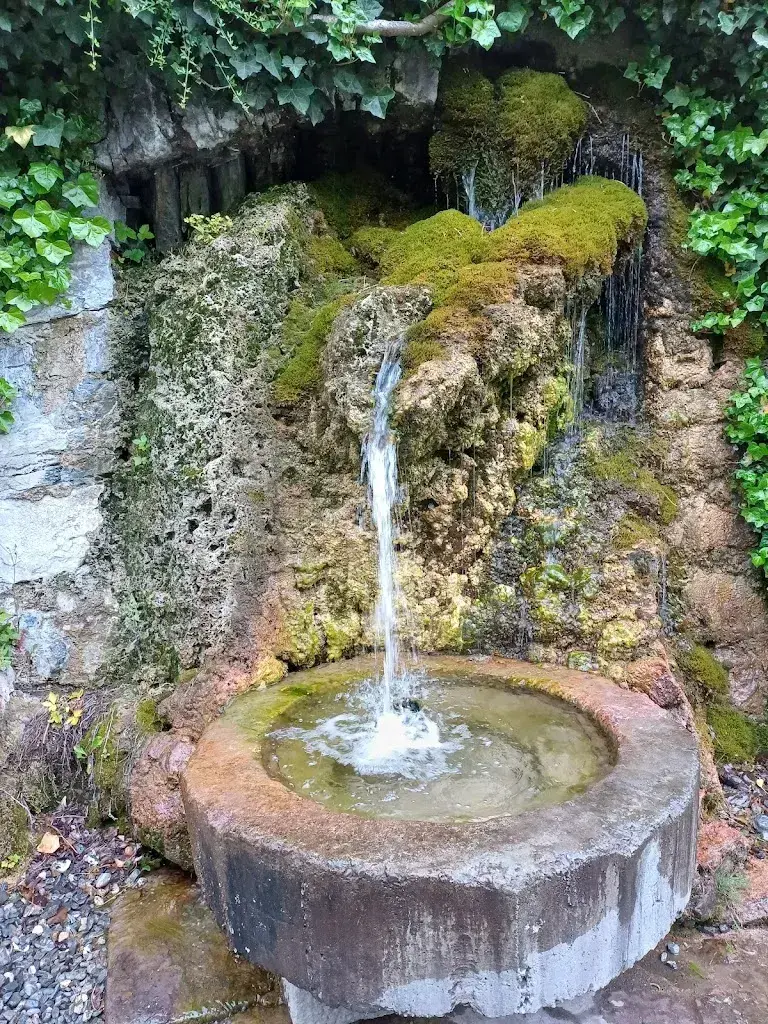 Martin J. Thurnherr_Grotto Fläscher Bad_Fläsch_review