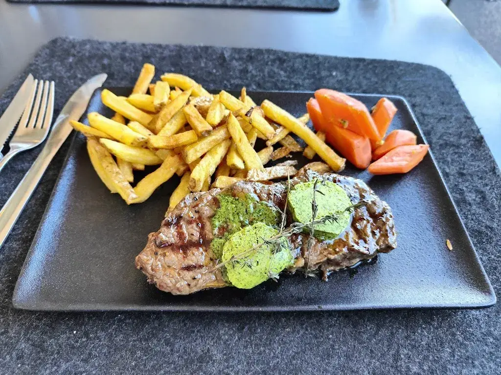 Ejup Mustafa_La Batelière_Le Bouveret_avis