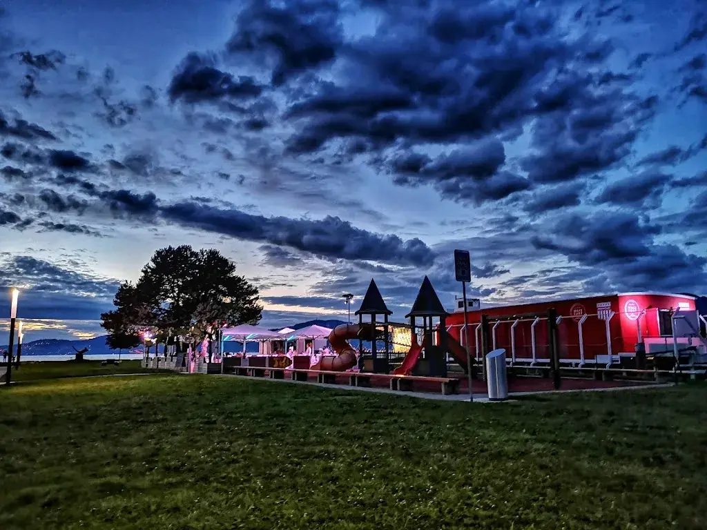 Fiona Kho Szambowska_La Barge du Léman_Le Bouveret_review