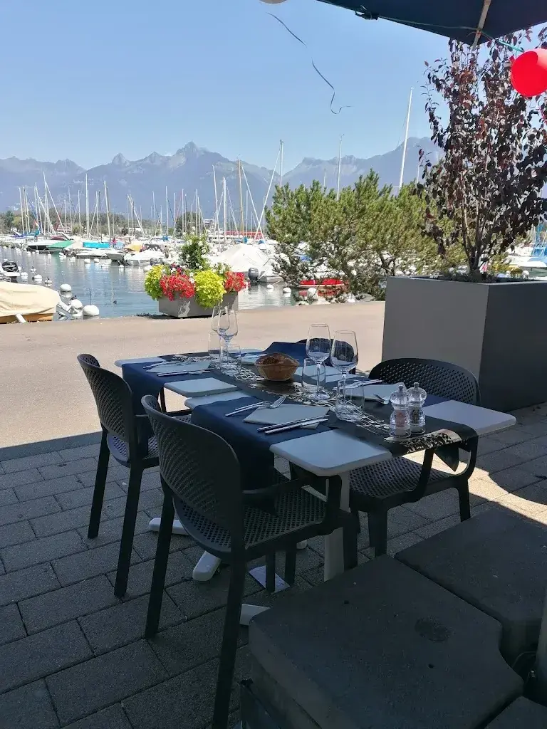 La Terrasse du Port, restaurant bar à vin restaurant à Le Bouveret