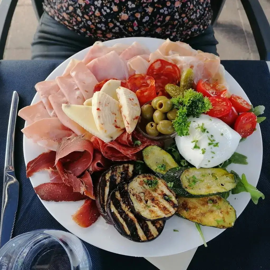 La Terrasse du Port, restaurant bar à vin_Le Bouveret_slider_image_3