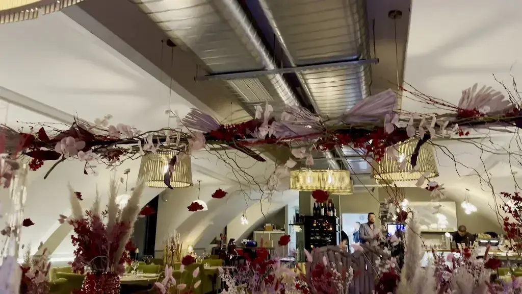 Le Yaca_Gland_slider_image_2