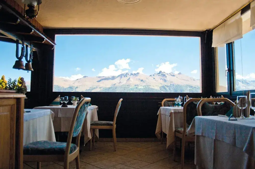 Chalet La Maya Restaurant in Vex