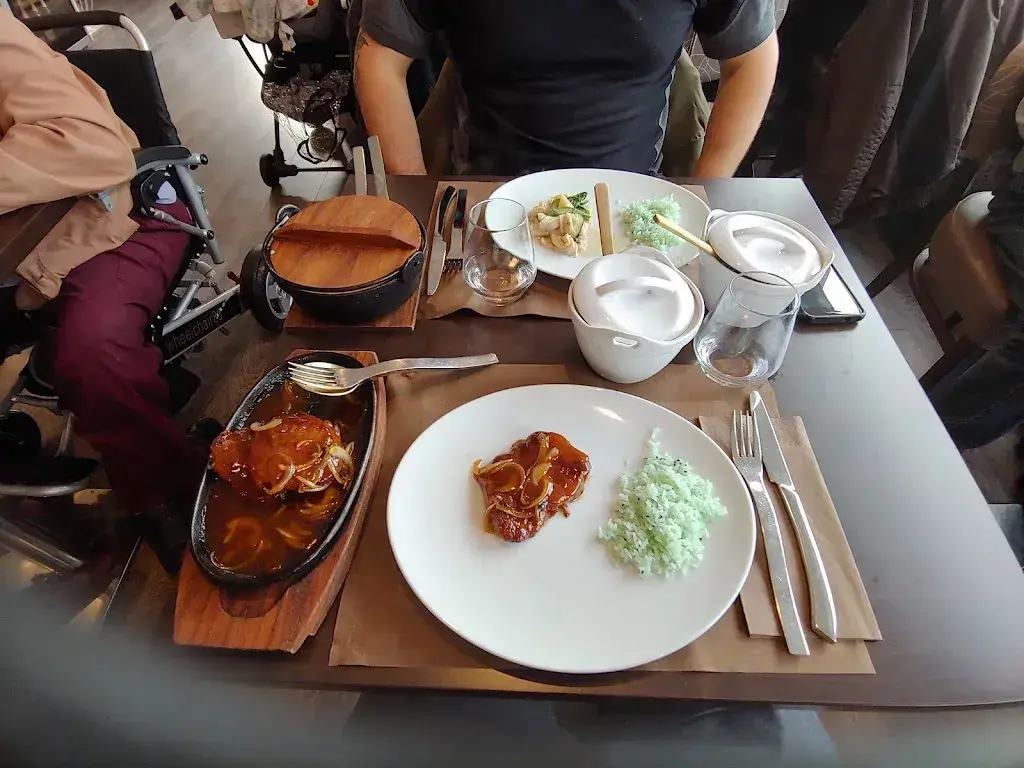 Zurkakan (Zurky)_Restaurant Silver Spoon_Gland_Bewertung