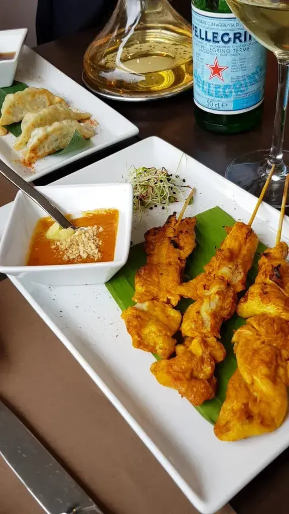 Restaurant Silver Spoon_Gland_slider_image_2