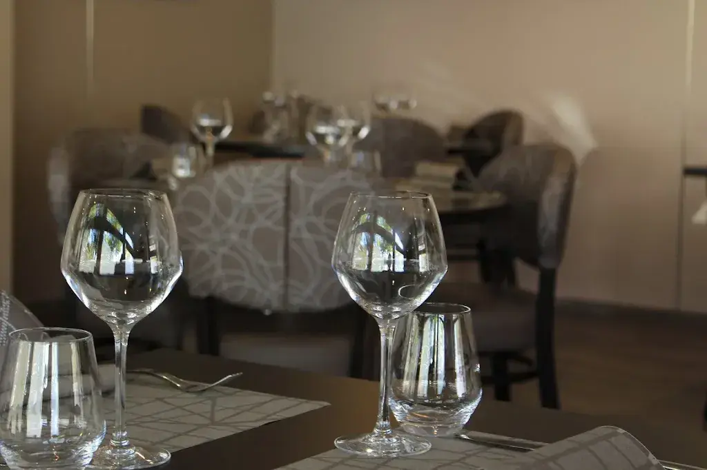 Restaurant Silver Spoon_Gland_slider_image_3