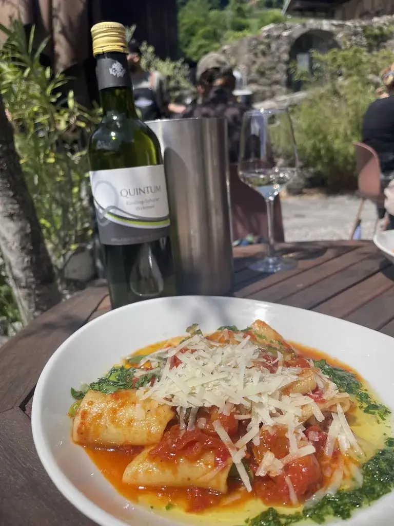 vinayak subramanyam_Tremondi Restaurant_Quinten_reseña