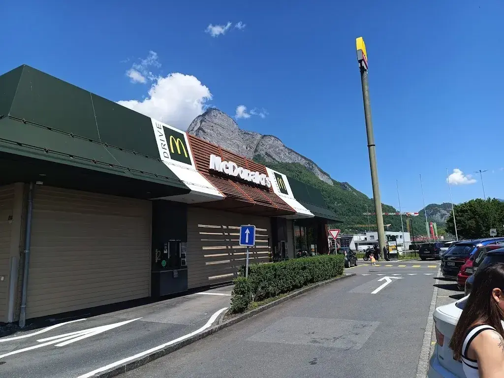 McDonald’s_Mels_slider_image_3