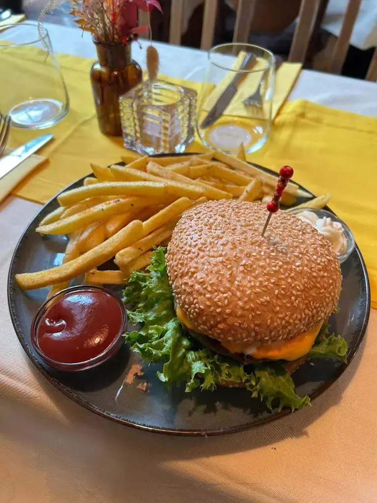 Leyor Dresses_Restaurant Wirtschaft zum Türmli_Bad Ragaz_recensione