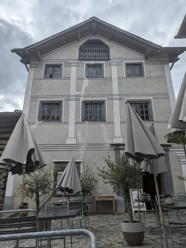 Burkhard Schwab_Gasthaus am Brunnen_Valendas_review