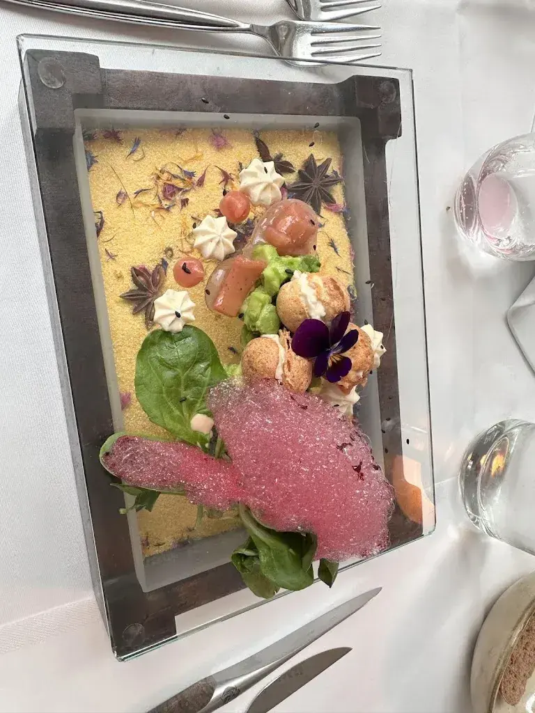 Paul Wilkin_Gasthaus am Brunnen_Valendas_review