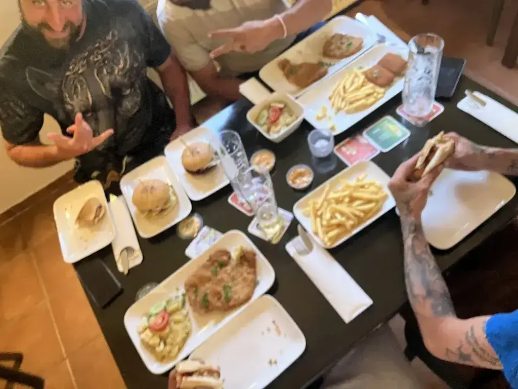 Leon Rohrer_Rheinblick_Germany_review