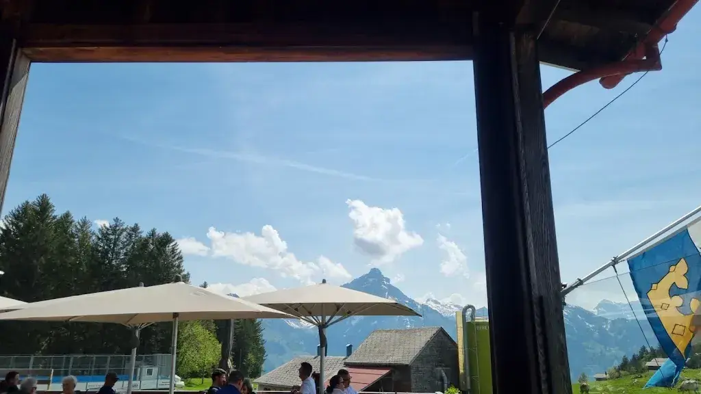 ccv caLvin_Cafe Leistkamm_Amden_reseña