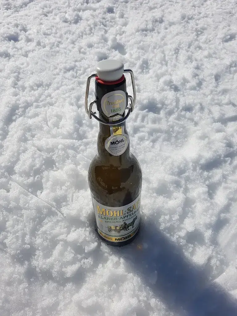 Ulrich Guggenbuehl_Alpwirtschaft Vorder Höhi_Amden_reseña