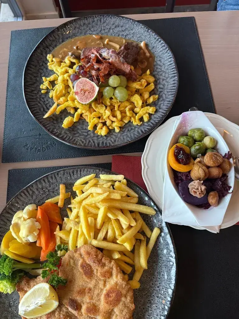 Mehrdad Tavakkoli_Restaurant Flugplatz_Schänis_avis