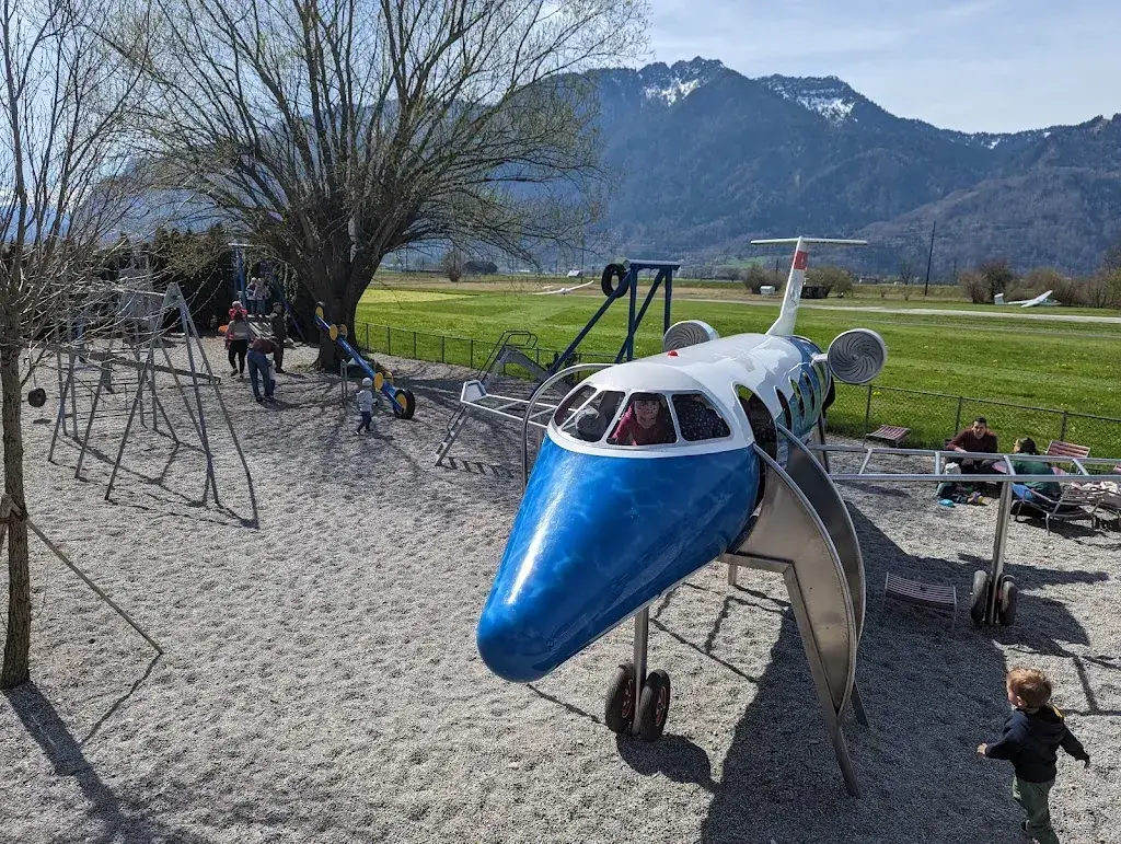 Tizhen He Helen Rummel_Restaurant Flugplatz_Schänis_avis
