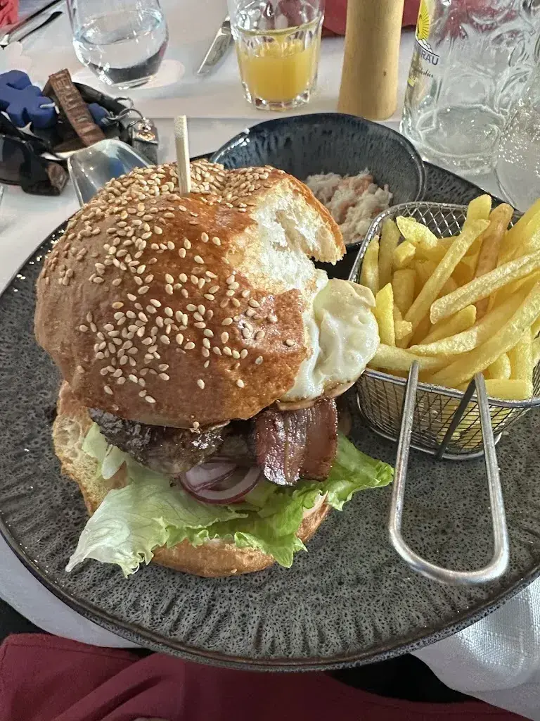 Pedro Anaconda_Restaurant Flugplatz_Schänis_avis