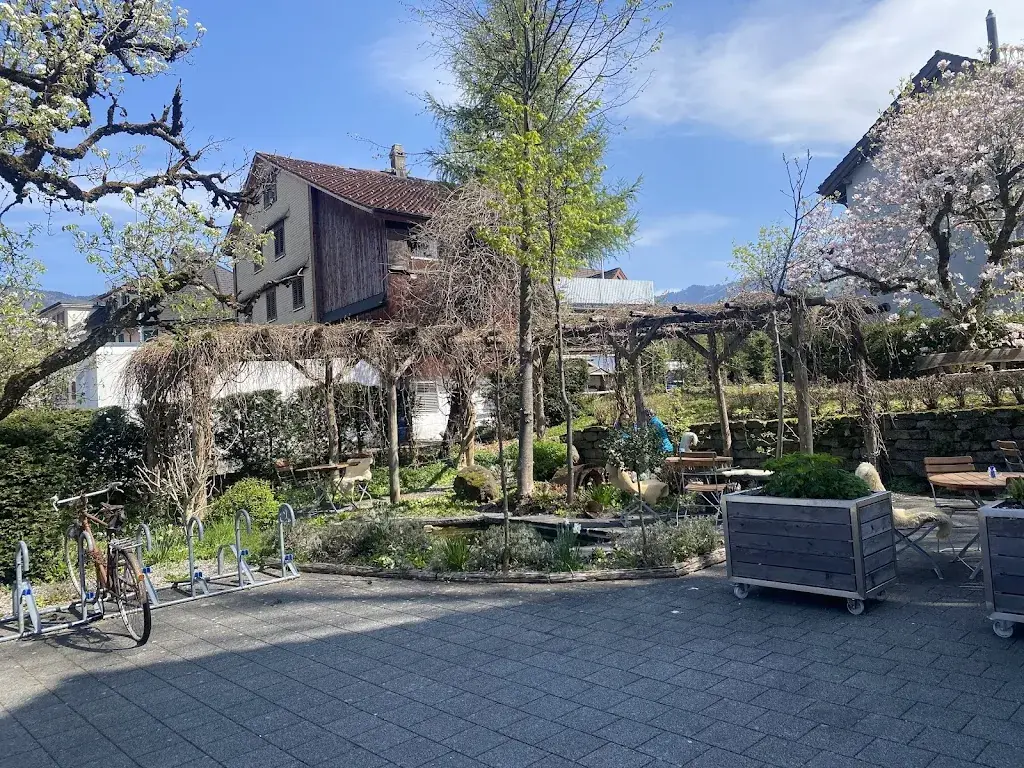 Melissa Gargan_Gartencafé_Kaltbrunn_recensione