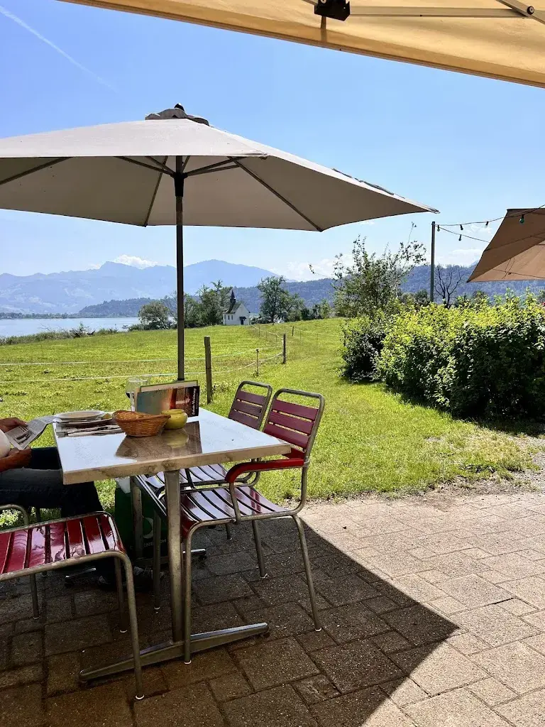 Wirtschaft zum Hof restaurant à Bollingen SG