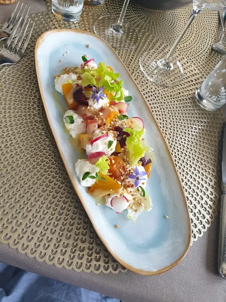 manuela winter_Restaurant Schifffahrt_Bollingen SG_avis