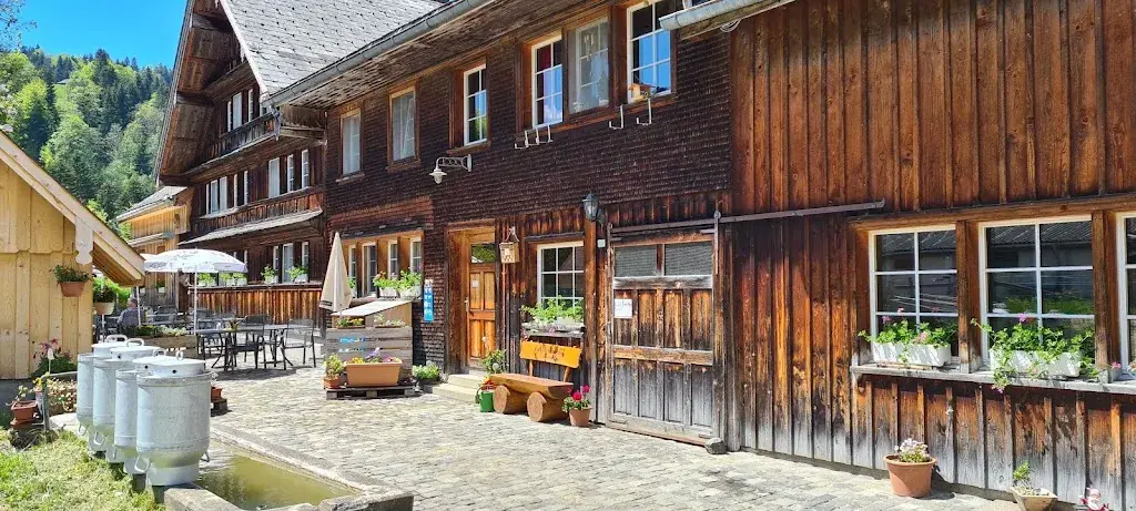 Rägi Cedillo Martinez_Alpstöbli_Hemberg_review