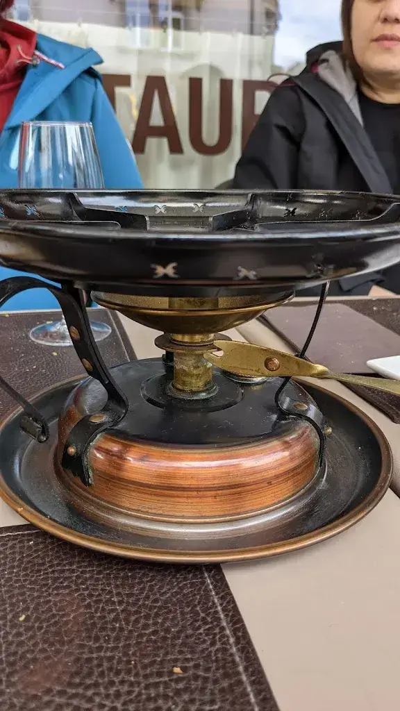 Alexandru Juncu_Café de la gare_Bulle_avis