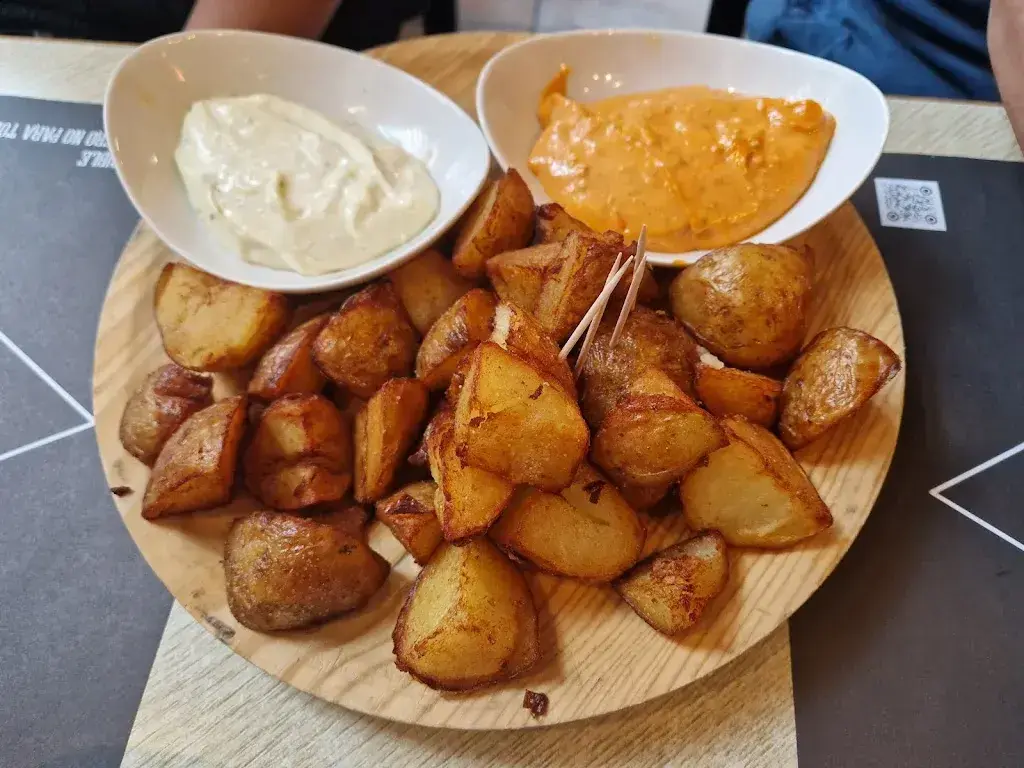 Stéphanie L_La tapaella_Biel_review