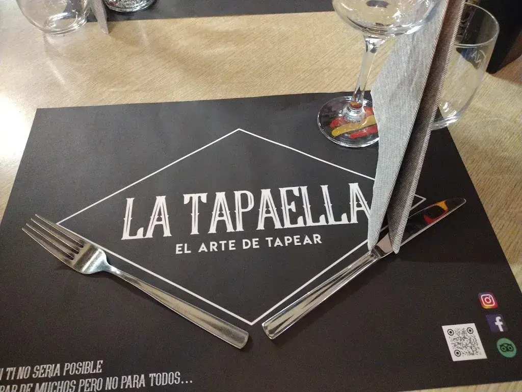 Janice Rotchell_La tapaella_Biel_review