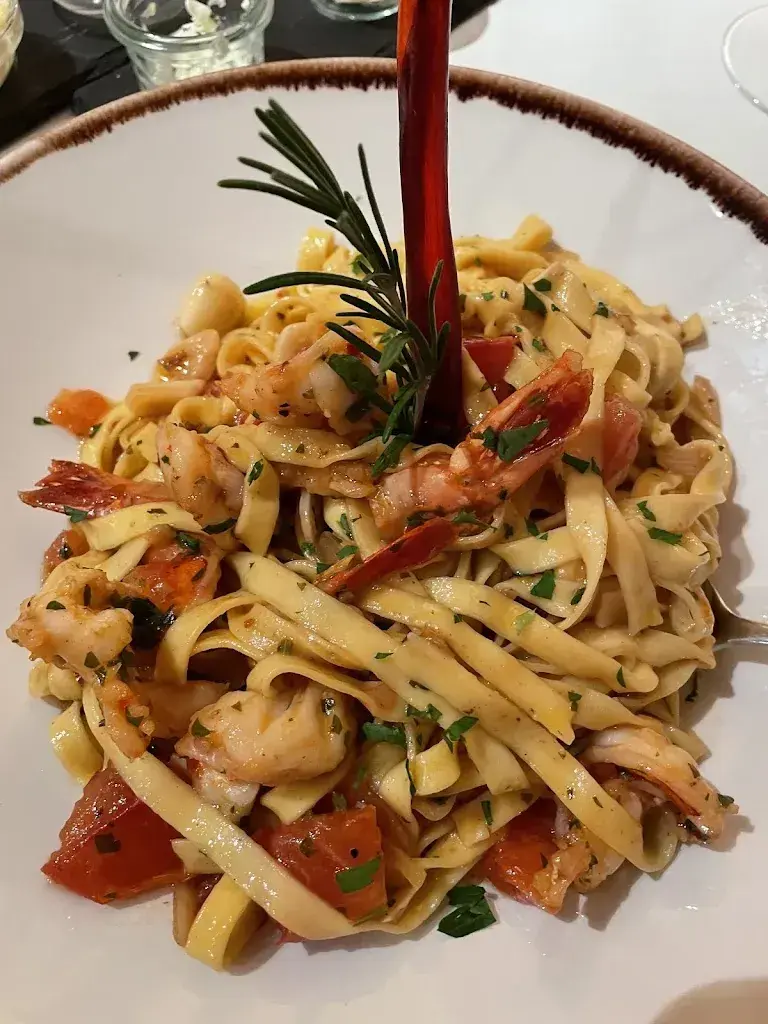 M Alone_La Fuente_Rapperswil-Jona_review