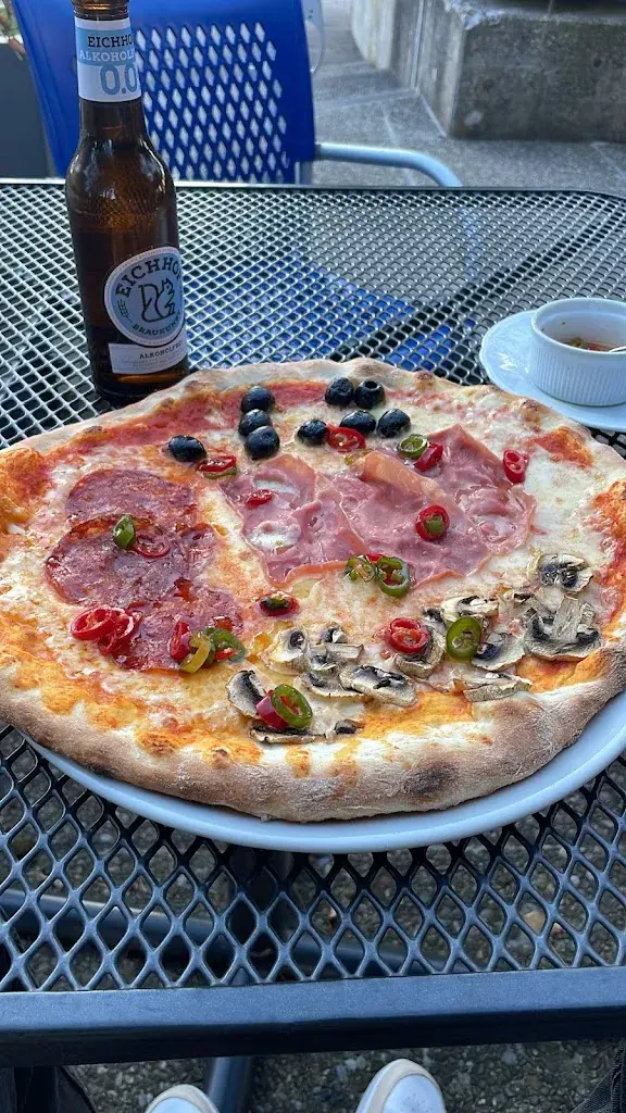 Ladislav Zelinger_Zentrum_Hinwil_review