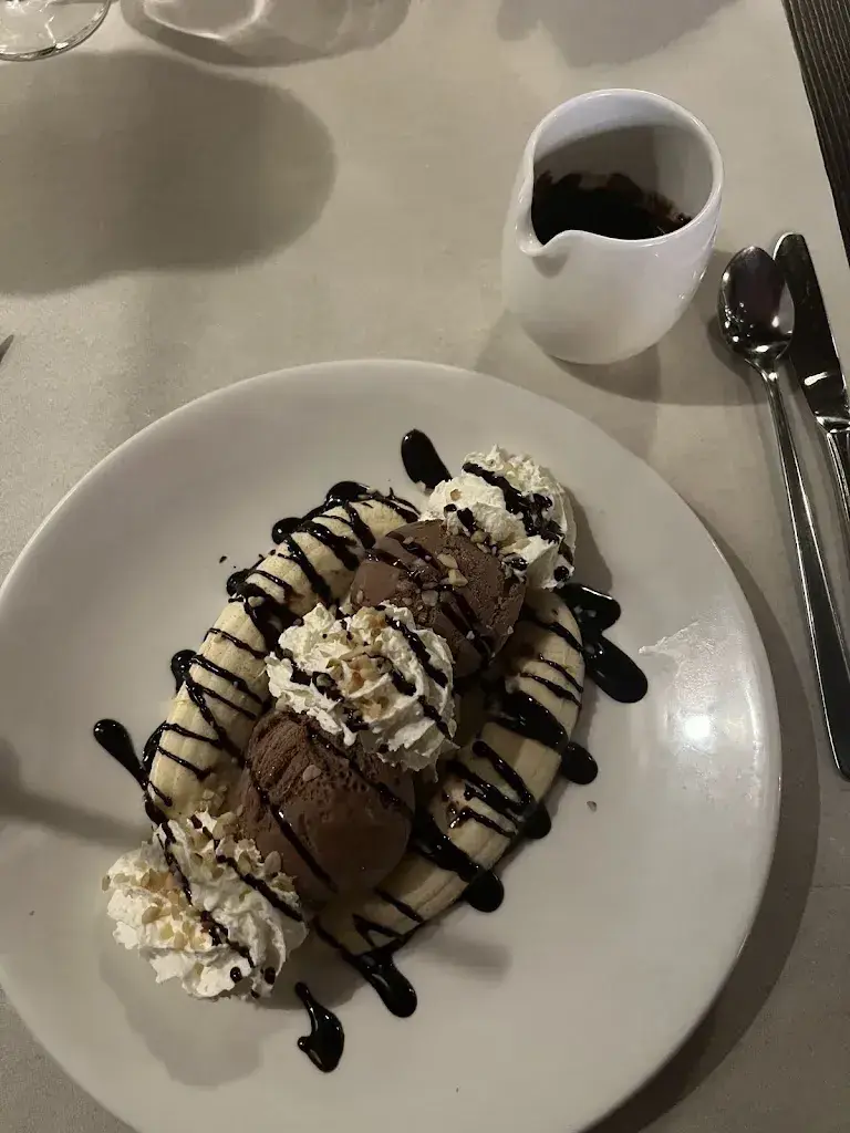 Andreea Florea_Chez Gaspi 23 GmbH_Hombrechtikon_recensione