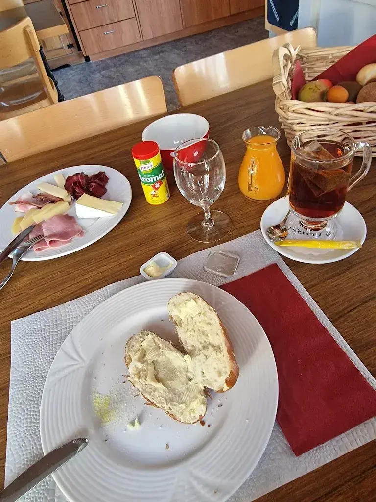 M T_Gemsli_Neu St. Johann_review