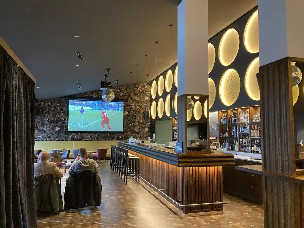 Restaurant LO! im Kreuz_Jona SG_slider_image_3