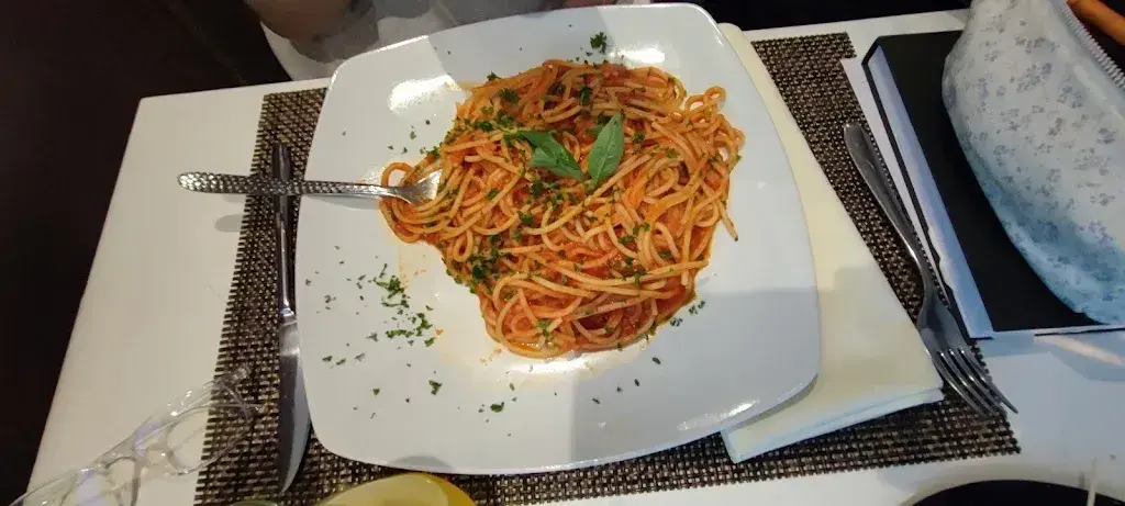 Mirabello_Jona SG_slider_image_3