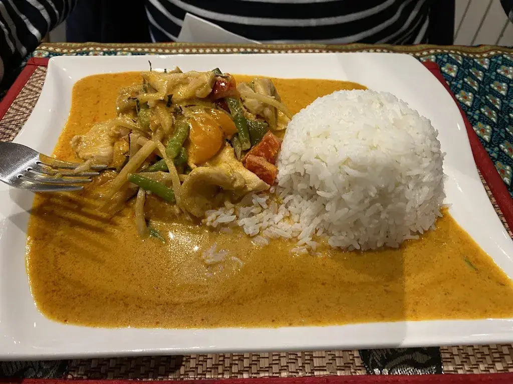 Anna Romanov_Baanthai Pallino_Jona SG_review