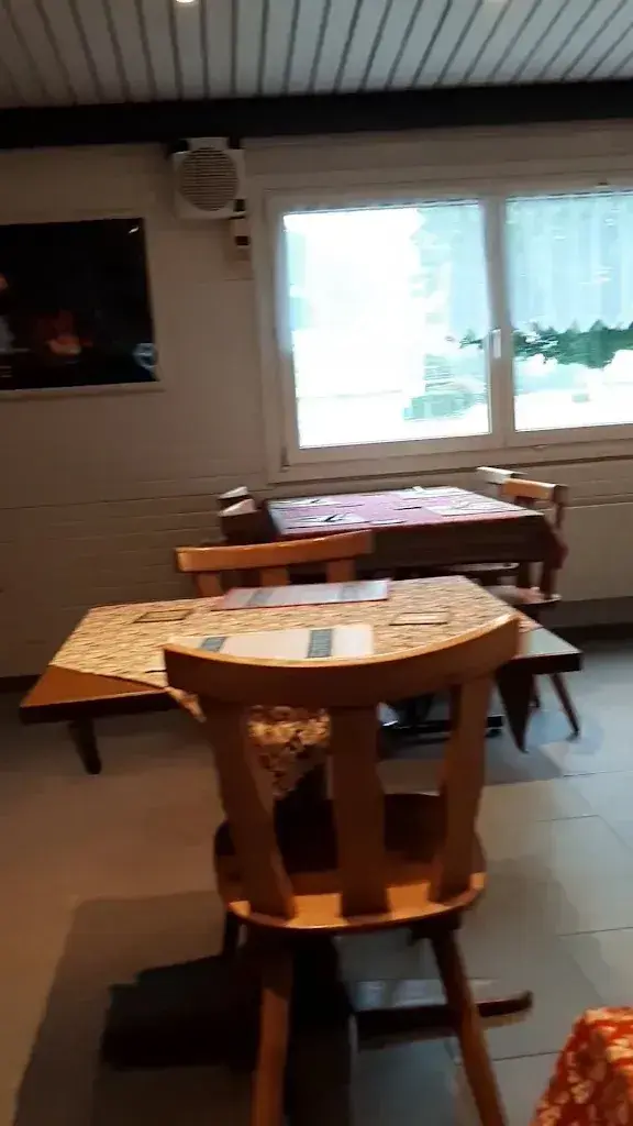 Baanthai Pallino_Jona SG_slider_image_2